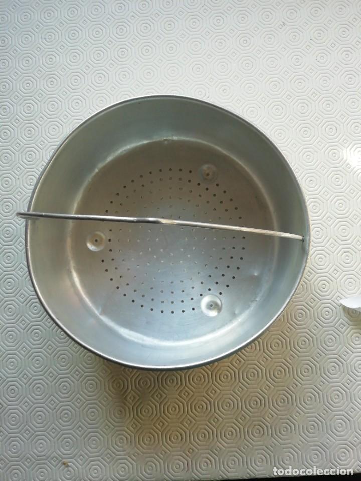 Antig&uuml;edades: Colador de aluminio antiguo - Foto 4