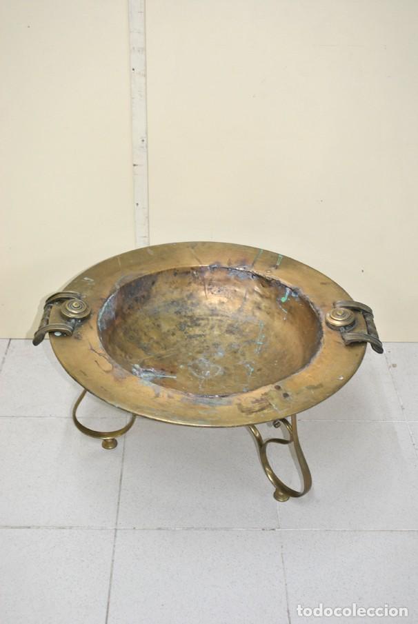 Antig&uuml;edades: BRASERO ANTIGUO DE BRONCE CON SOPORTE - Foto 2