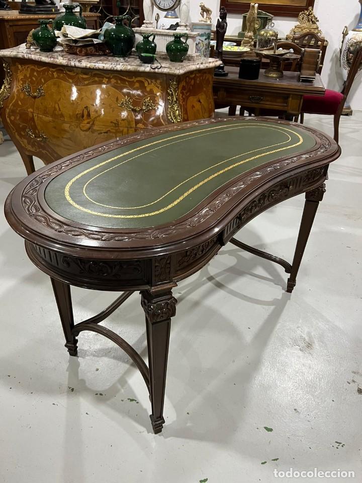 Antig&uuml;edades: Mesa despacho con forma de ri&ntilde;on - Foto 4