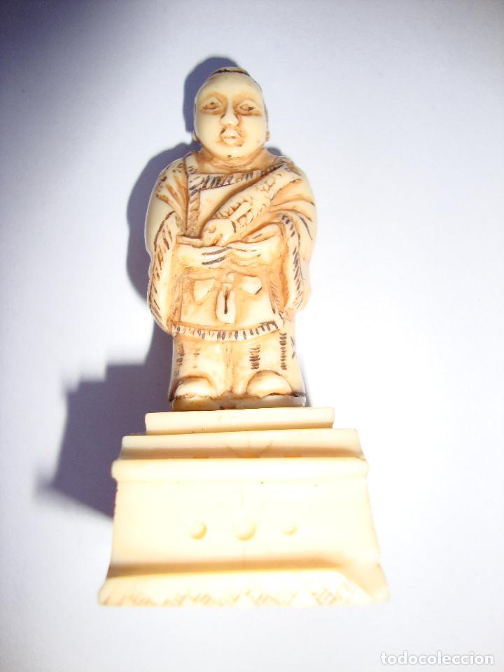 Antig&uuml;edades: PRECIOSA PEQUE&Ntilde;A FIGURA ORIENTAL ALTURA 6,5 CM MARFIL O IMITACION