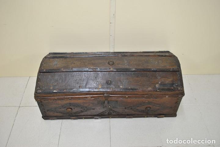 Antig&uuml;edades: ARQUETA DE MADERA Y HERRAJES - Foto 2