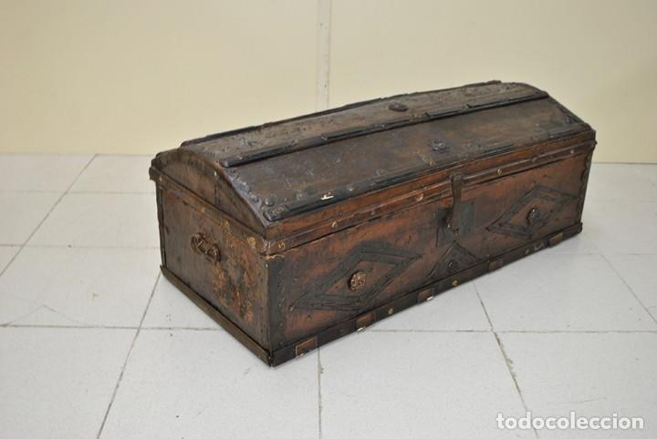 Antig&uuml;edades: ARQUETA DE MADERA Y HERRAJES - Foto 8