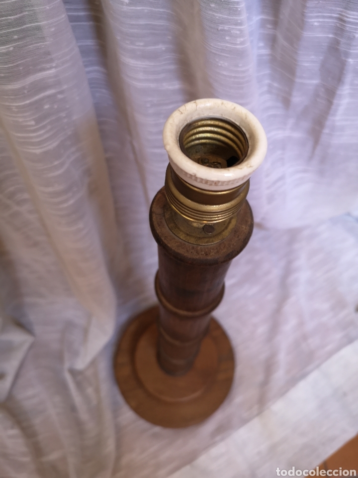 Antig&uuml;edades: Pie de lampara antiguo de madera tallada - Foto 4