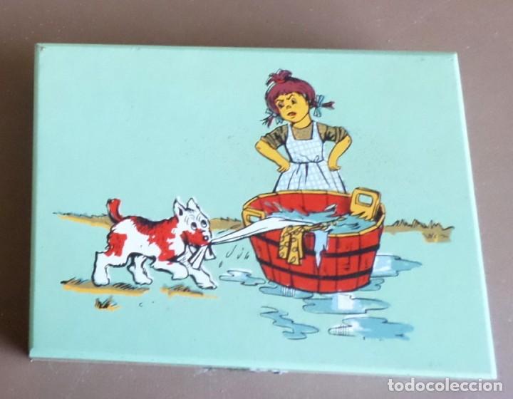 Antig&uuml;edades: Caja madera infantil con espejo con llave - 1 agujeros polilla - Sin usar sacados de una jugueter&iacute;a