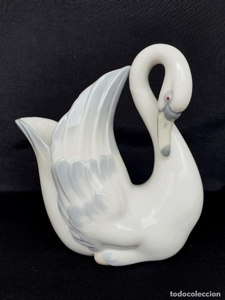 Antig&uuml;edades: FIGURA CISNE DE ZAPHIR - LLADR&Oacute; - Foto 1