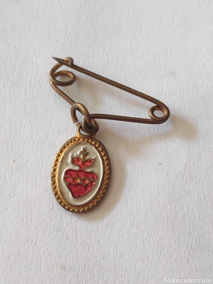 Antig&uuml;edades: Broche Sagrado Coraz&oacute;n - Foto 1