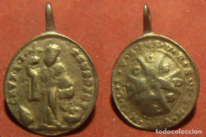 Antigüedades: ANTIGUA MEDALLA RELIGIOSA A IDENTIFICAR 28 mm