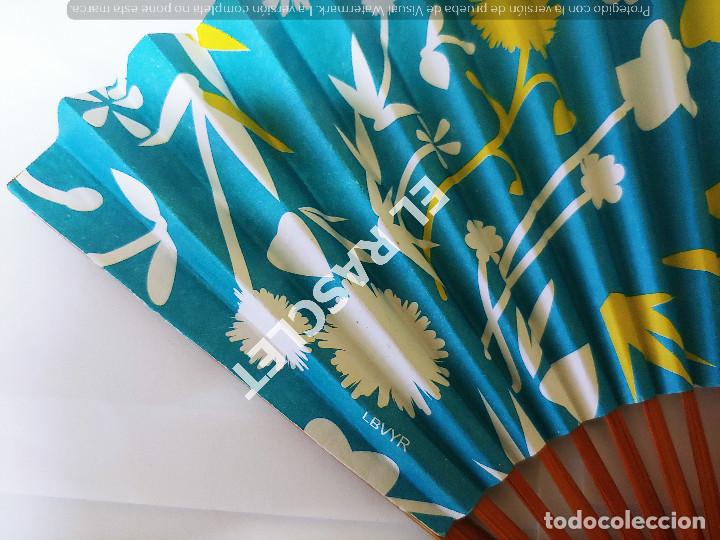 Antig&uuml;edades: ANTIG&Uuml;O ABANICO EN MADERA Y PAPEL ESTAMPADO - Foto 3
