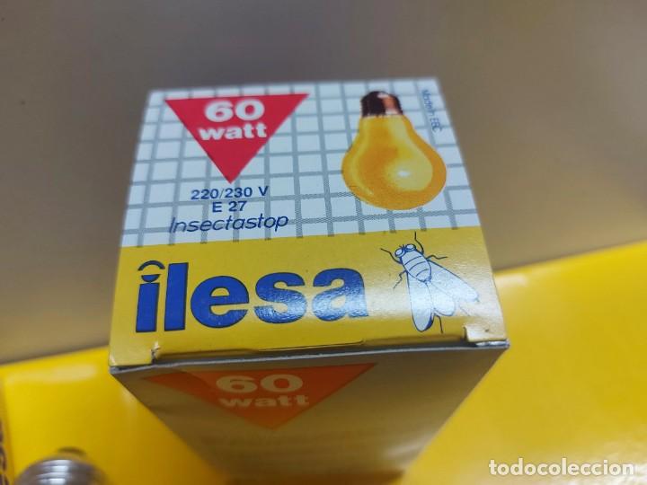 Antig&uuml;edades: 2 BOMBILLAS ESTANDAR PARA INSECTOS 60W - Foto 2