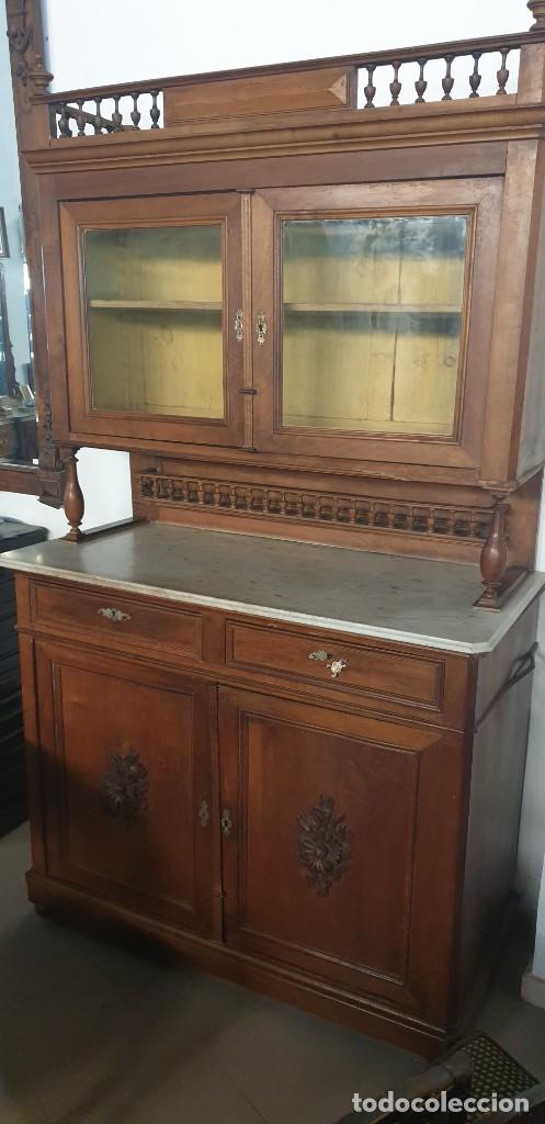 Antig&uuml;edades: Aparador en madera de nogal - Foto 2