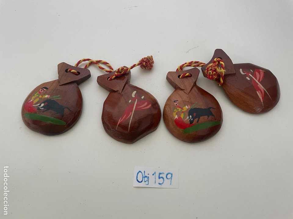 Antig&uuml;edades: Casta&ntilde;uelas de madera pintadas - Foto 1