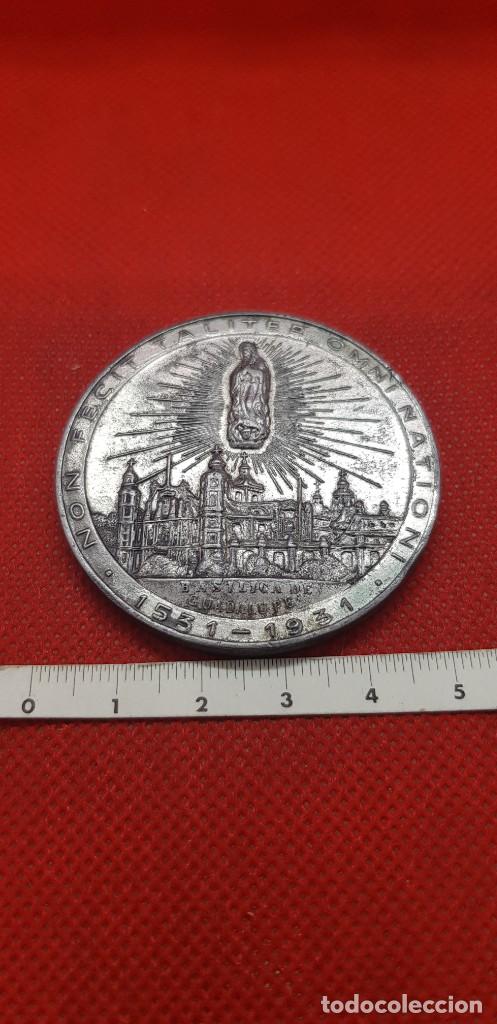 Antig&uuml;edades: Medall&oacute;n Nuestra Se&ntilde;ora de Guadalupe cuarto centenario 1931 - Foto 3