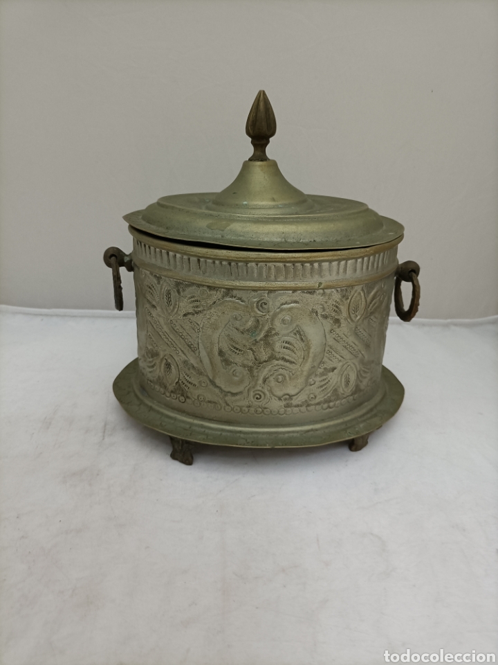 Antiques: Antigua Caja oriental en metal labrado