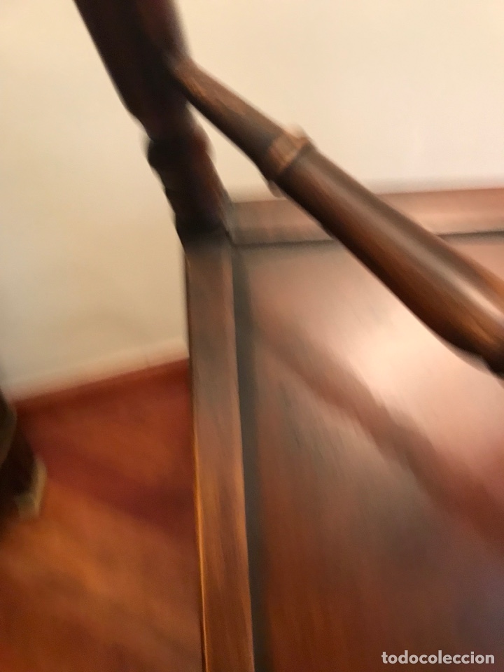 Antig&uuml;edades: Mesa auxiliar. Theodore Alexander?? - Foto 17