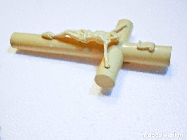 Antig&uuml;edades: Crucifijo de celuloide antiguo 18 cm - Foto 5