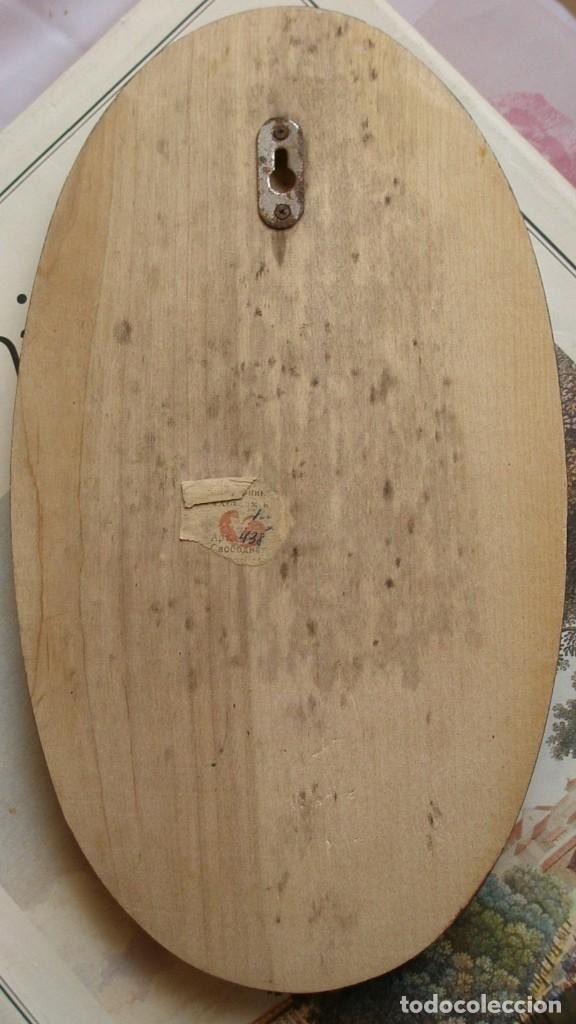 Antig&uuml;edades: TABLA DE MADERA PINTADA Y LACADA A MANO. RUSIA - Foto 4