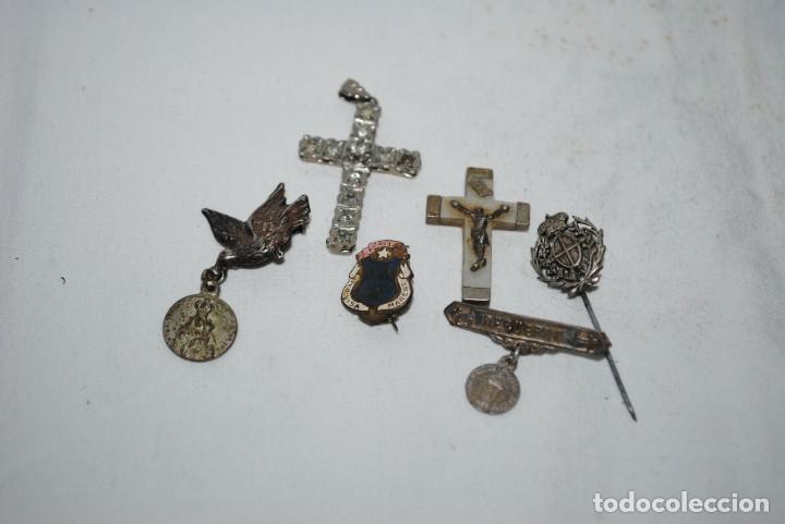 Antig&uuml;edades: LOTE DE OBJETOS RELIGIOSOS . - Foto 2