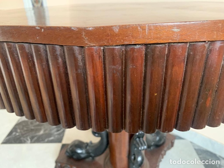Antig&uuml;edades: MESA VELADOR ESTILO IMPERIO DE CAOBA - Foto 5