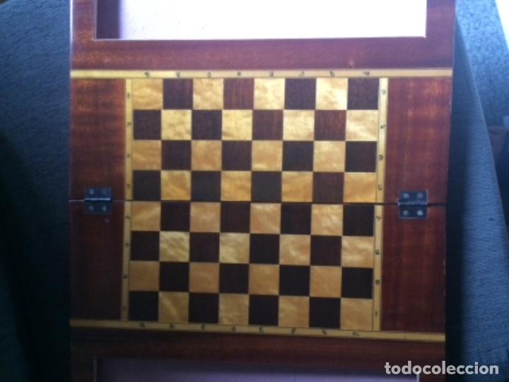 Antig&uuml;edades: Caja ajedrez taracea maderas - Foto 6