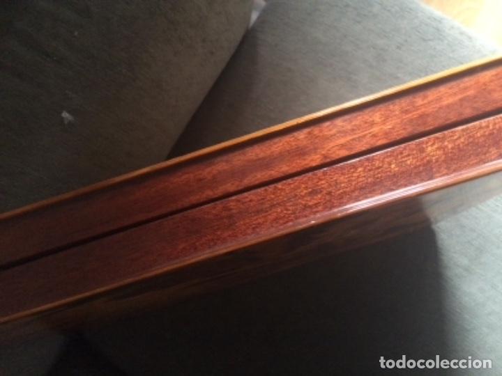 Antig&uuml;edades: Caja ajedrez taracea maderas - Foto 11