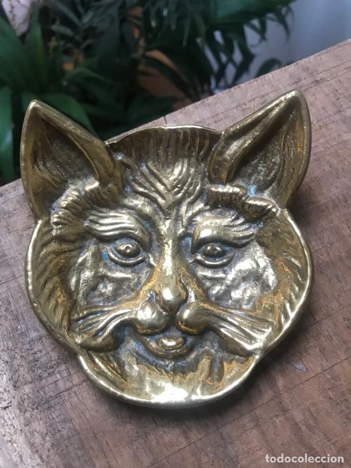 Antig&uuml;edades: TARJETERO CENICERO DE BRONCE GATO - Foto 4