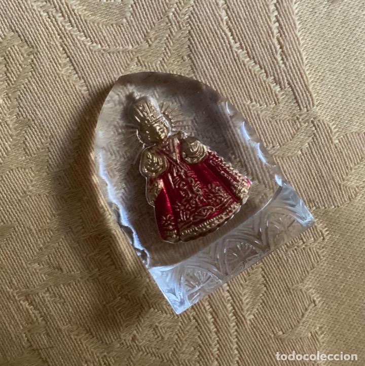 Antig&uuml;edades: NI&Ntilde;O JES&Uacute;S DE PRAGA, EN CRISTAL CHECO - Foto 1