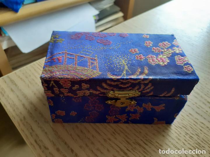 Antig&uuml;edades: cofre con dos esferas sonoras - Foto 2