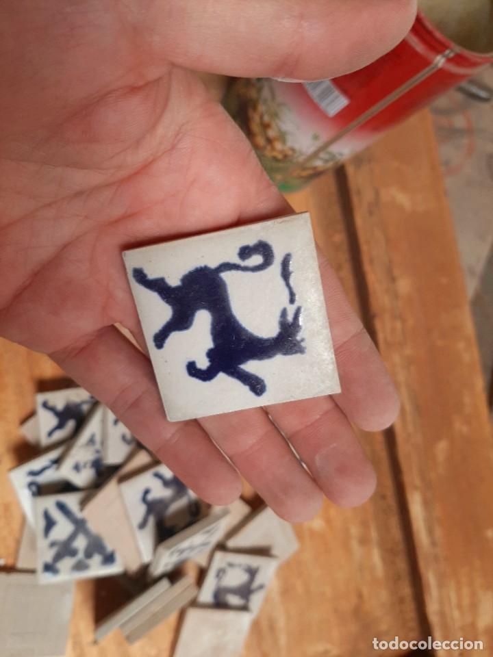 Antig&uuml;edades: Azulejos de 5 cm antiguos - Foto 2