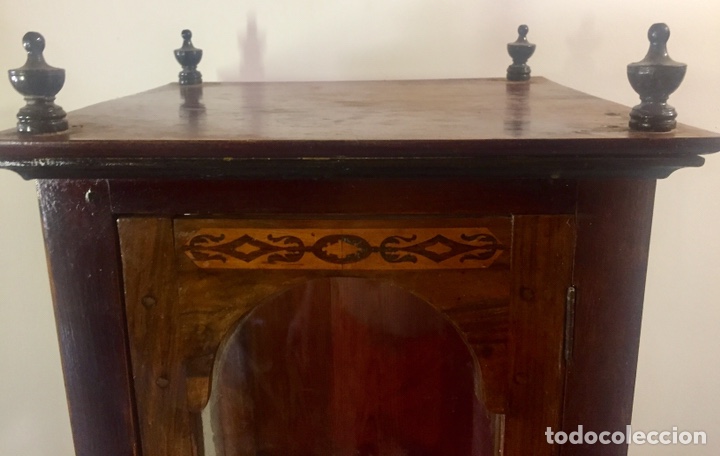 Antig&uuml;edades: Capilla hornacina de madera. - Foto 2