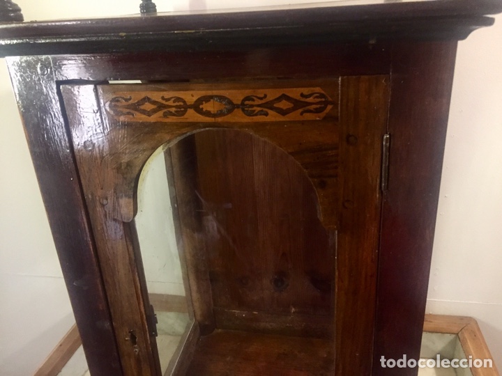 Antig&uuml;edades: Capilla hornacina de madera. - Foto 3