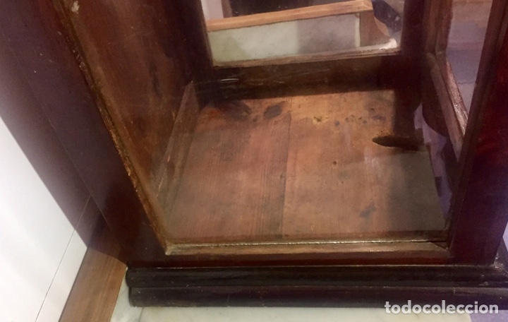 Antig&uuml;edades: Capilla hornacina de madera. - Foto 9