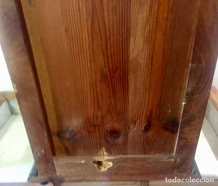 Antig&uuml;edades: Capilla hornacina de madera. - Foto 16