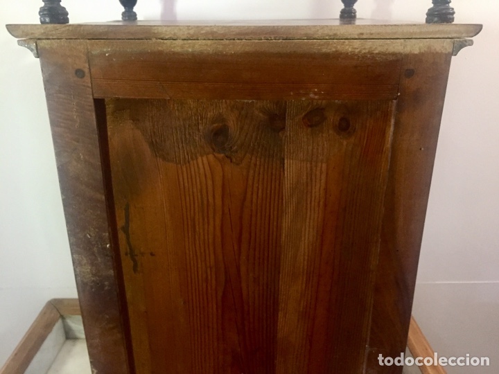 Antig&uuml;edades: Capilla hornacina de madera. - Foto 18