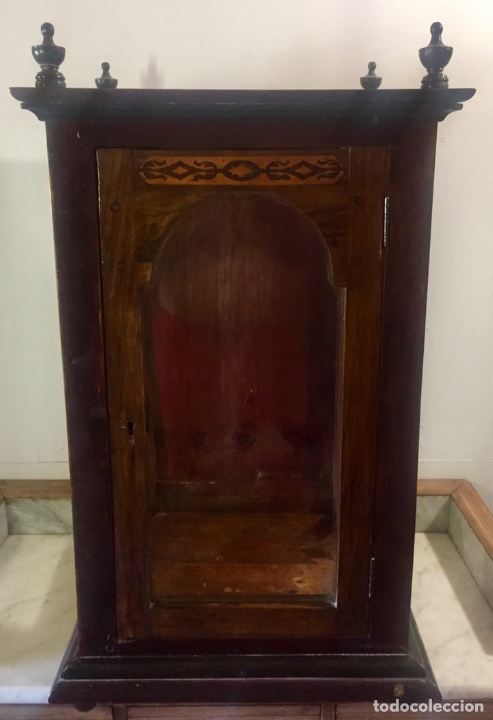 Antig&uuml;edades: Capilla hornacina de madera. - Foto 1