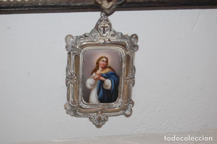 Antig&uuml;edades: Inmaculada en esmalte enmarcada en plata - Foto 1