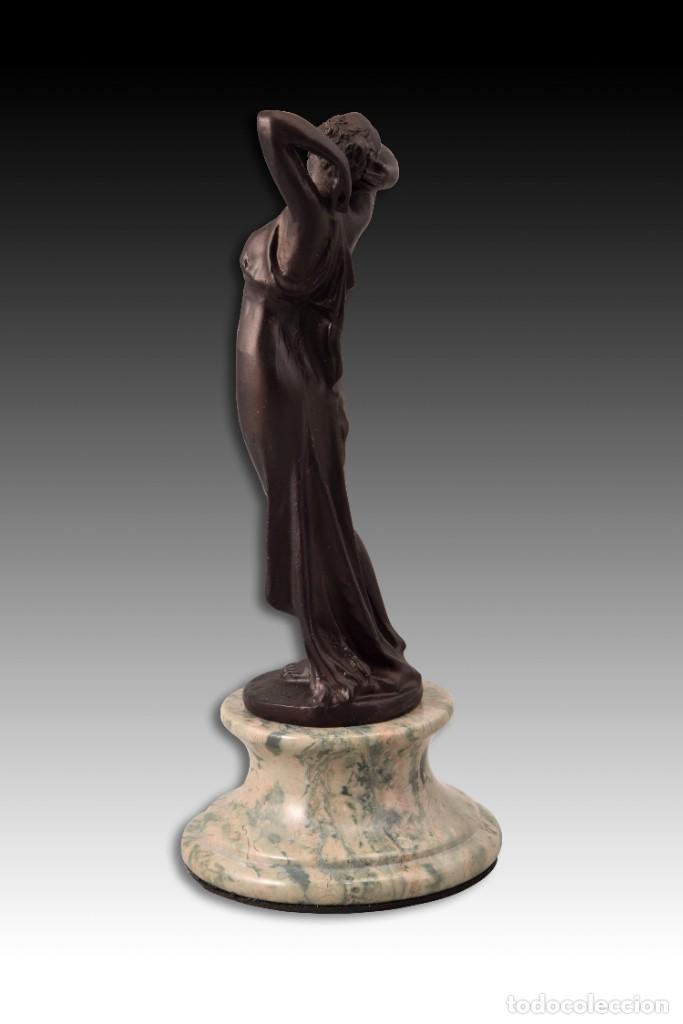 Antig&uuml;edades: ESCULTURA DAMA EN PIE - Foto 3
