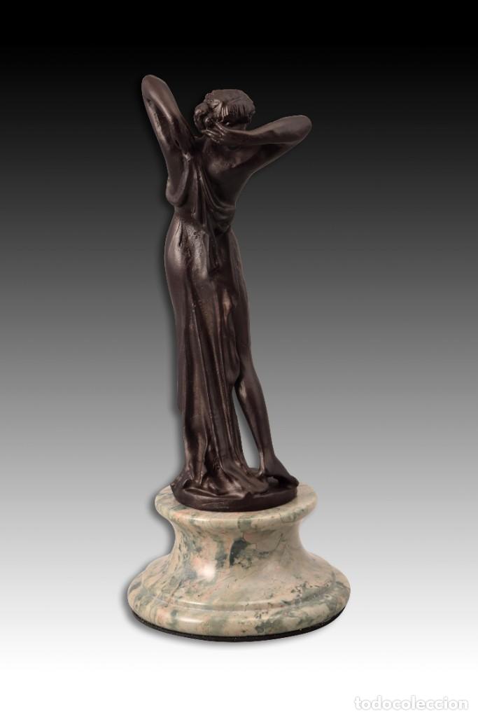 Antig&uuml;edades: ESCULTURA DAMA EN PIE - Foto 4