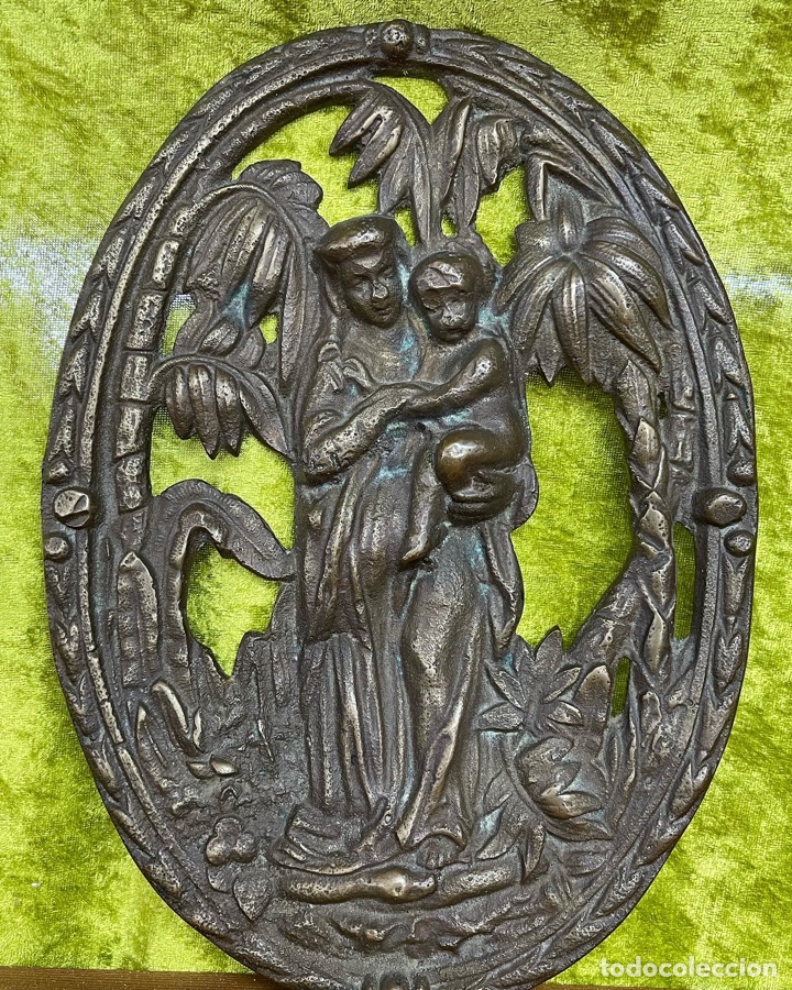 Antig&uuml;edades: Virgen en relieve bronce 27,5cms - Foto 1