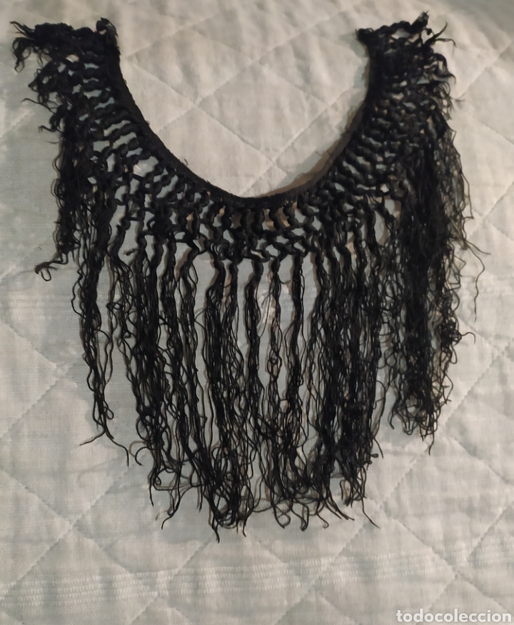 Antig&uuml;edades: Cuello de passamaneria con fleco - Foto 1