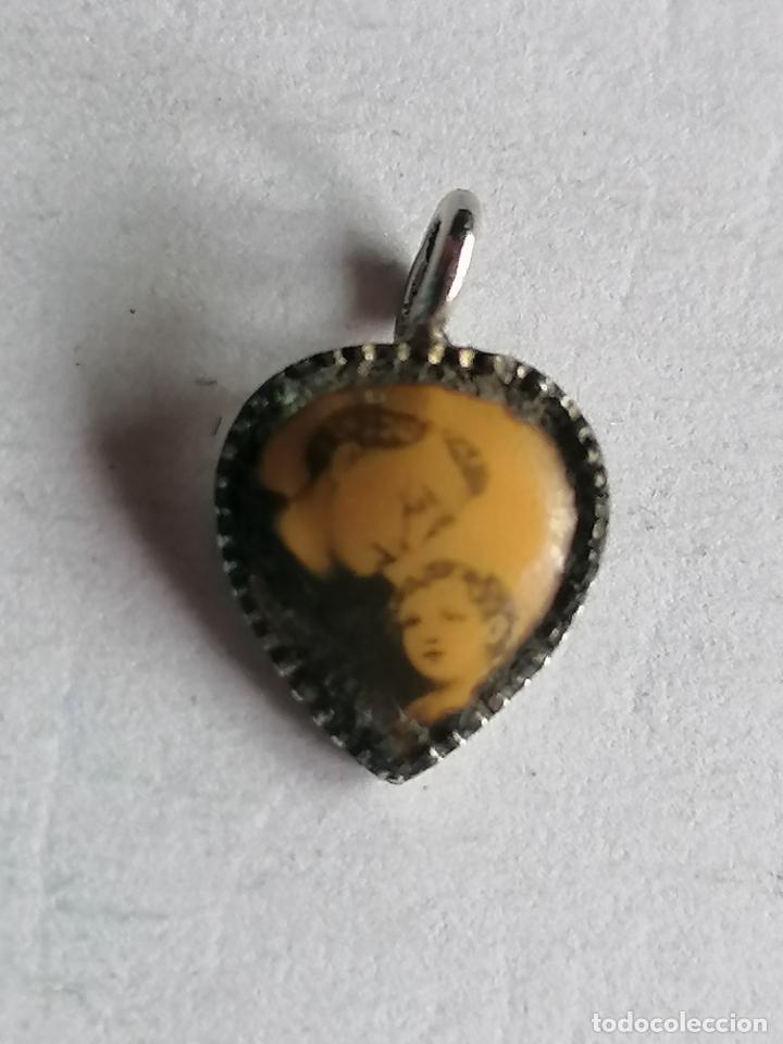 Antig&uuml;edades: MEDALLA CORAZON, SANTO CON NI&Ntilde;O - Foto 1