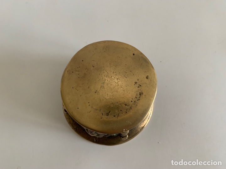 Antig&uuml;edades: Antiguo almirez bronce con mano - Foto 4