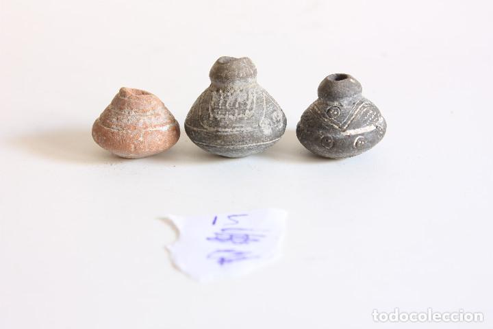 Antig&uuml;edades: Arqueolog&iacute;a. Lote de 3 fusayolas precolombinas muy decoradas. Cultura maya. Originales. Lote 15