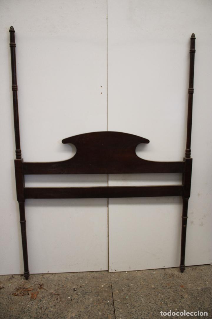 Antig&uuml;edades: cabecero de cama de madera - Foto 3