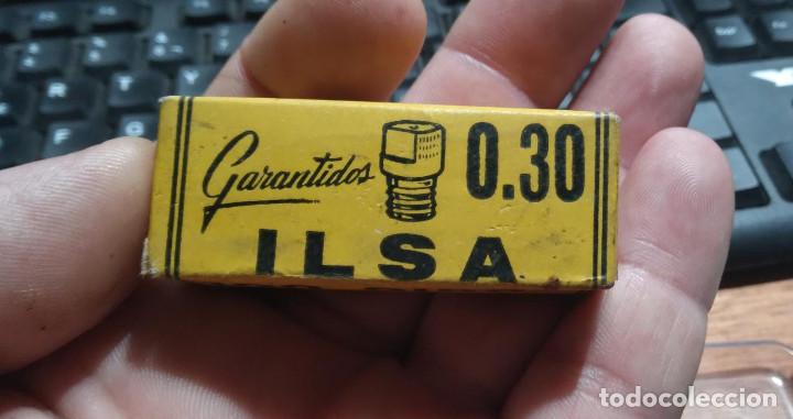 Oggetti Antichi: Caja de 100 unidades antiguos de oidos para Hornillo Primus a kerosene Marca ilsa 0.30 cocina