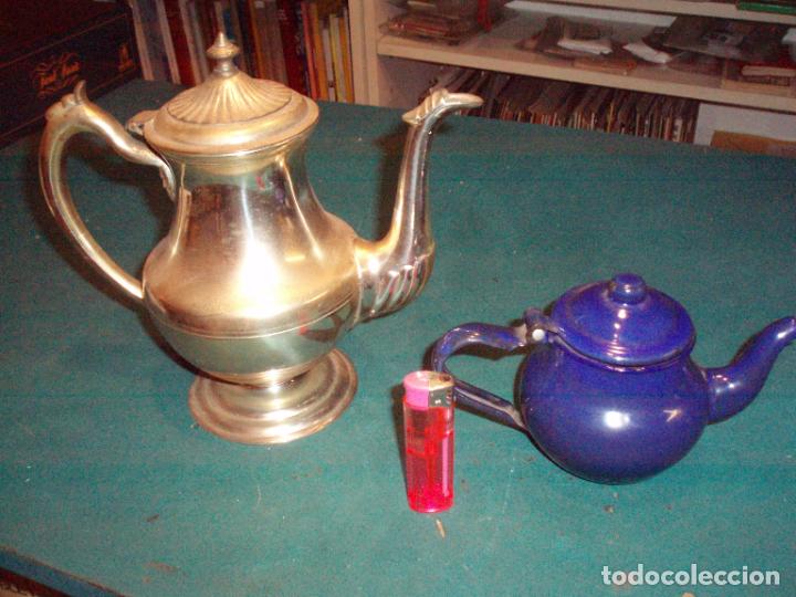 Antiquit&eacute;s: TETERA / CAFETERA DE ALPACA O SIMILAR TIPO &Aacute;RABE MARCA MAKUN'S + TETERA ESMALTADA AZUL - VER FOTOS