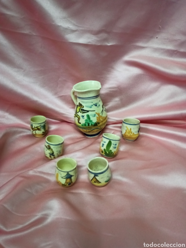 Antig&uuml;edades: Antigua jarrita y 6 vasitos de chupitos. - Foto 1