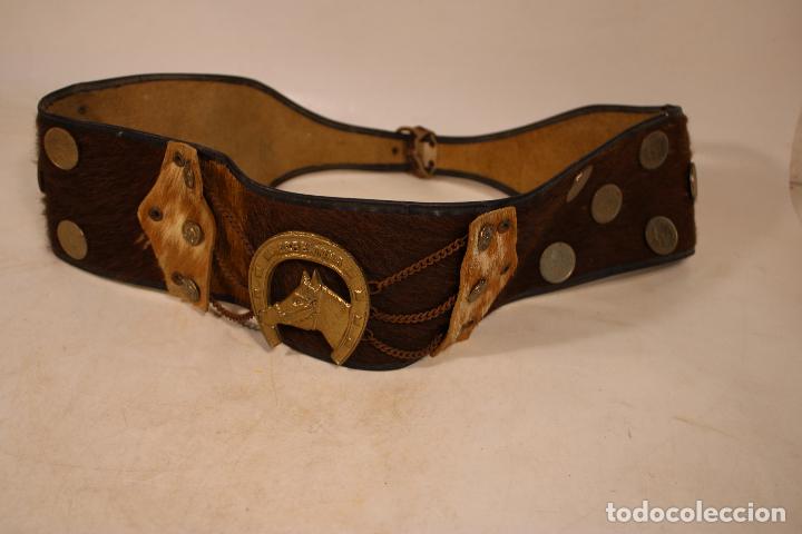 Antig&uuml;edades: Cintur&oacute;n gaucho con monedas. - Foto 3