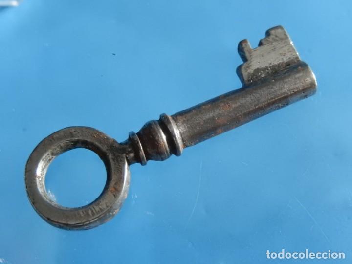 Antig&uuml;edades: Peque&ntilde;a llave. Sin m&aacute;s datos. - Foto 2