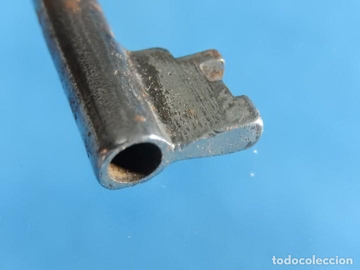 Antig&uuml;edades: Peque&ntilde;a llave. Sin m&aacute;s datos. - Foto 3
