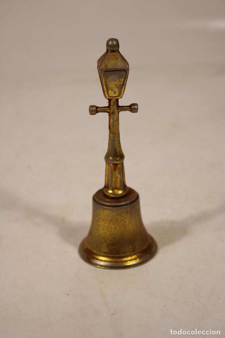 Antig&uuml;edades: miniatura campana metal - Foto 1